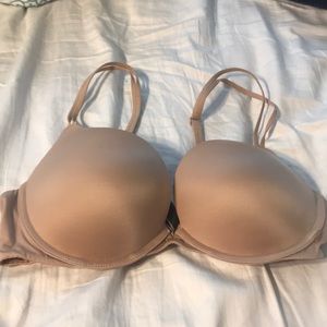 Nude VS bra